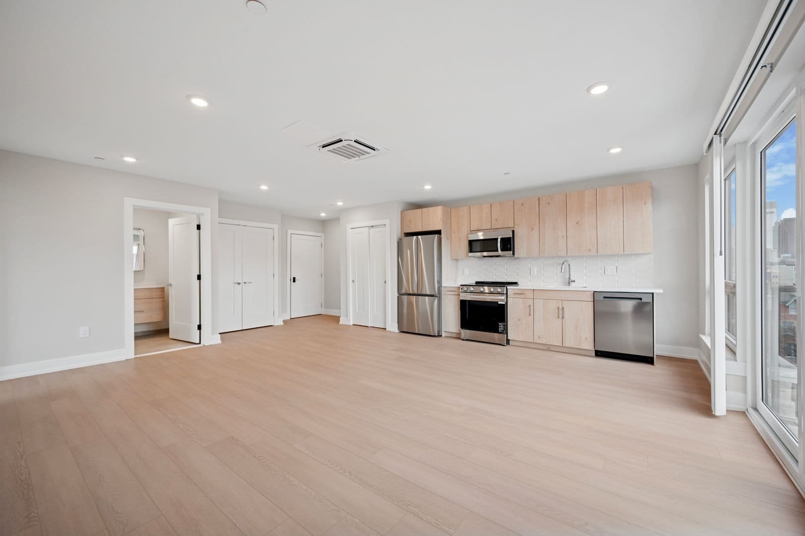 Philadelphia Apartment: 922 N Broad Street