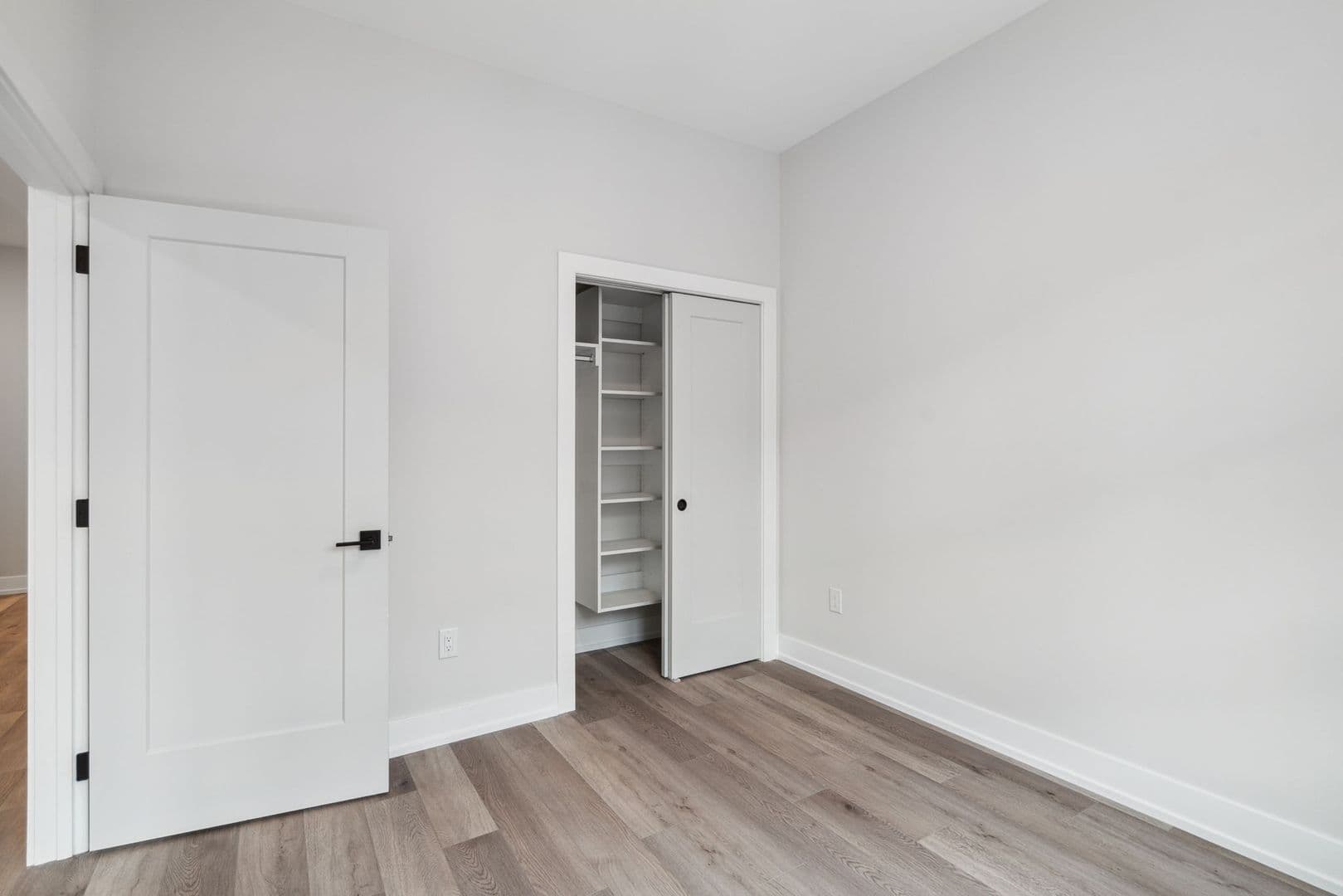 Philadelphia Apartment: 342 W Girard Ave