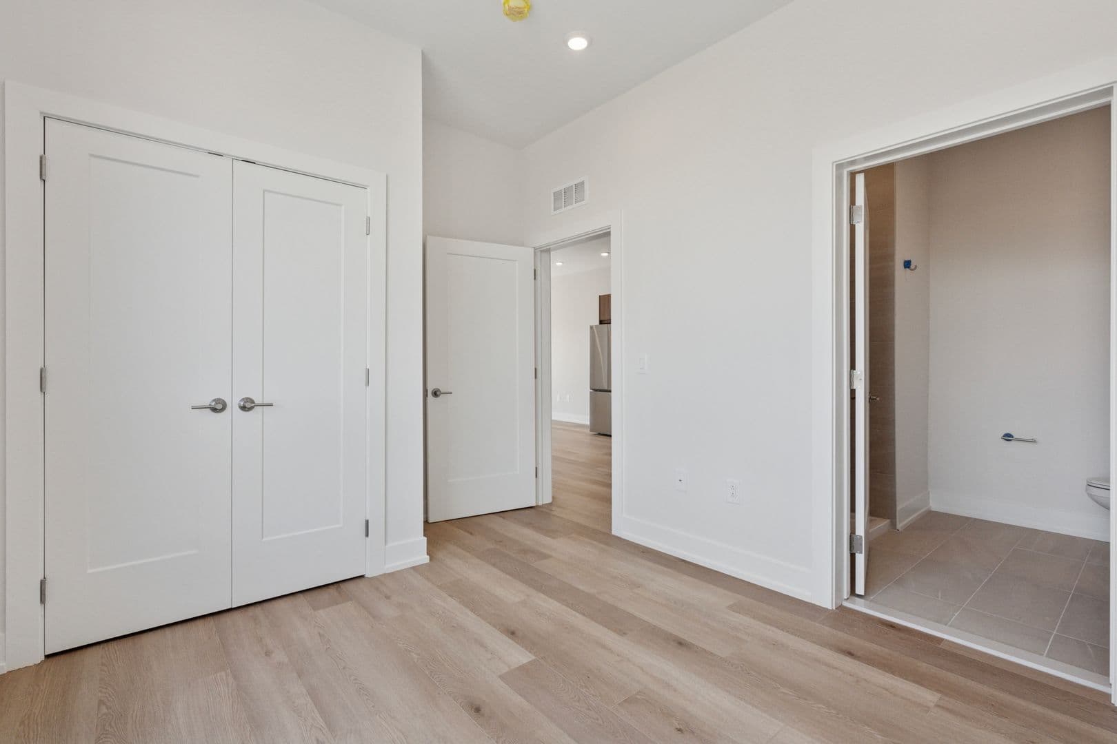 Philadelphia Apartment: 130 W Girard Avenue