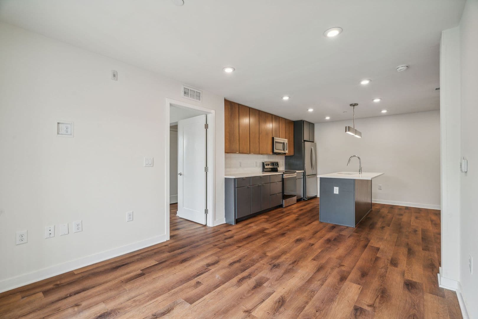 Philadelphia Apartment: 2501 Washington Avenue