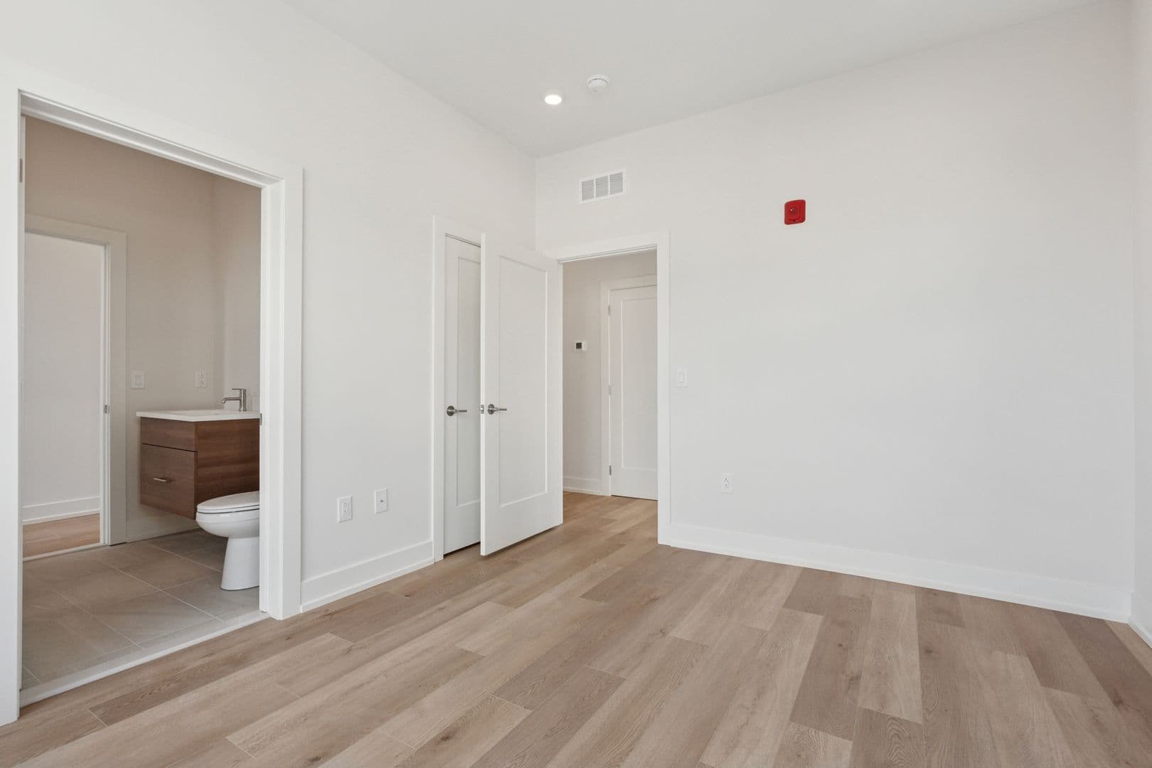 Philadelphia Apartment: 130 W Girard Avenue