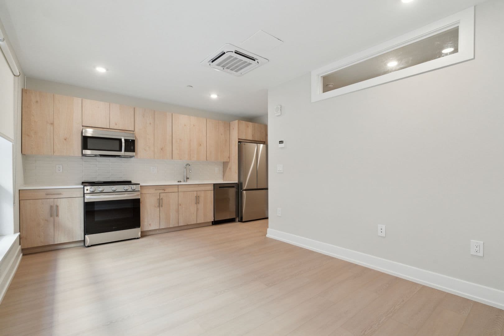 Philadelphia Apartment: 922 N Broad Street