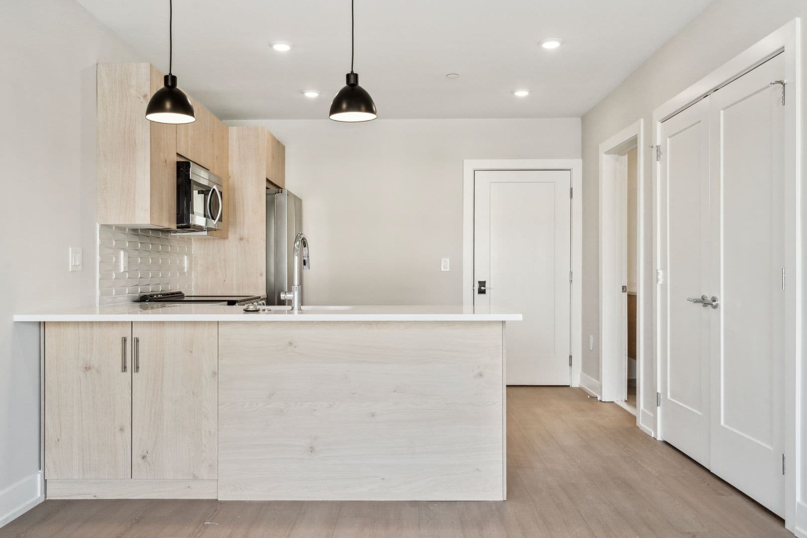 Philadelphia Apartment: 922 N Broad Street