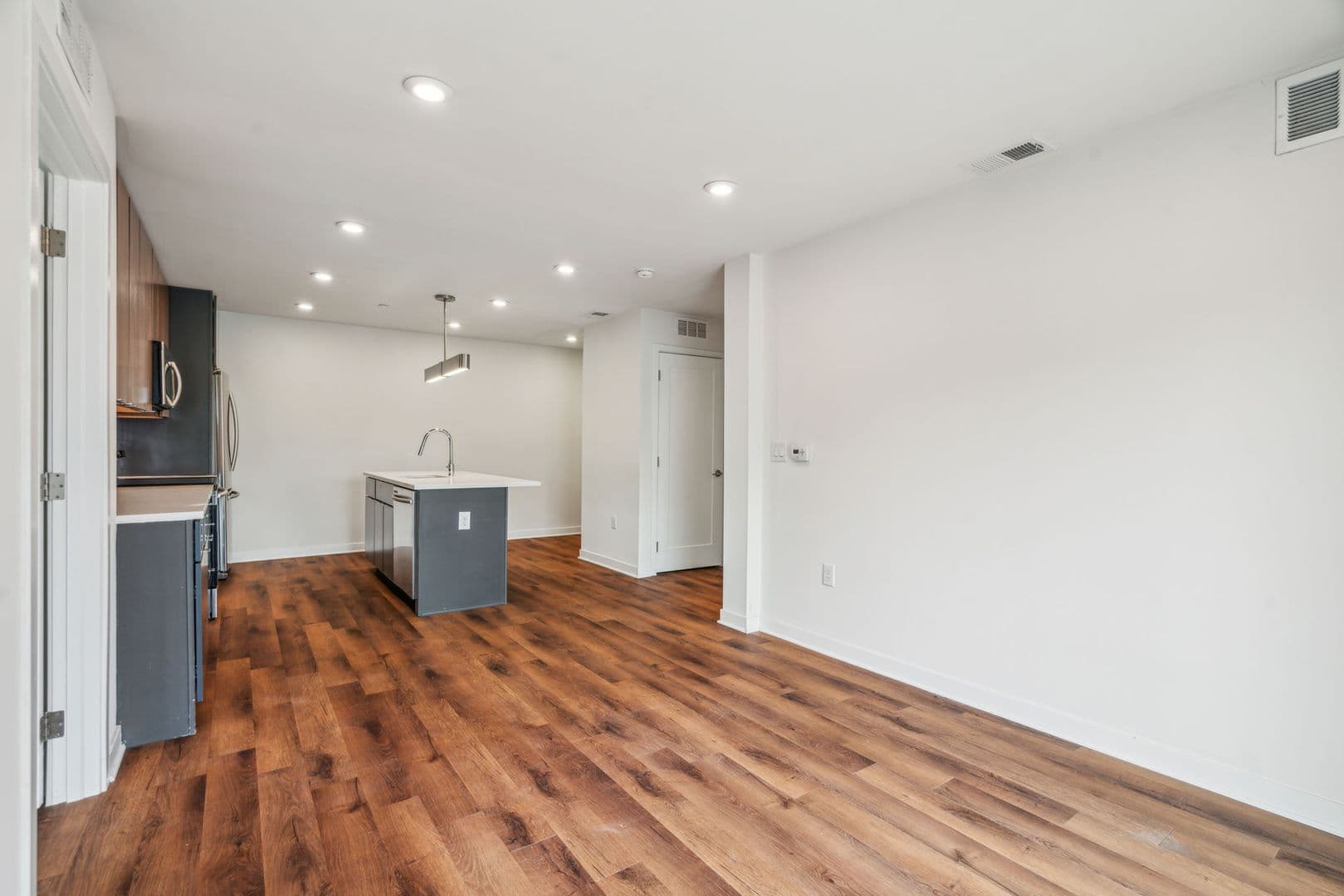 Philadelphia Apartment: 2501 Washington Avenue