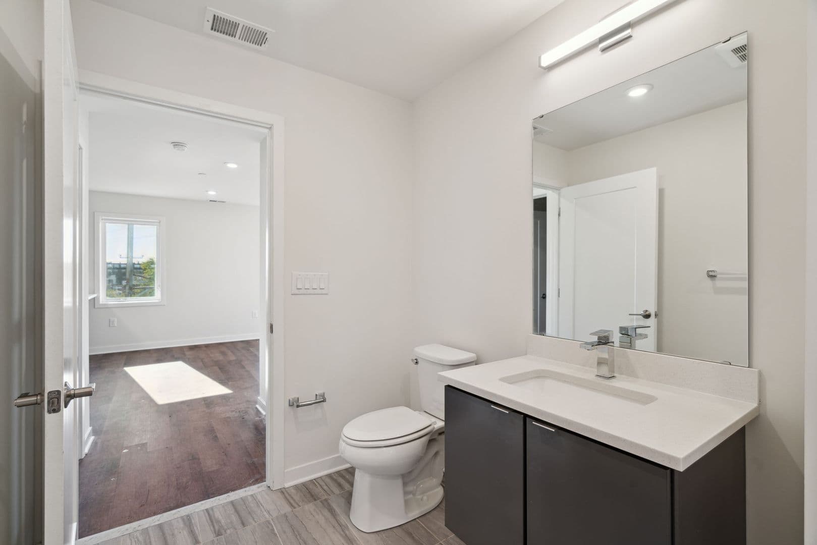 Philadelphia Apartment: 2501 Washington Avenue