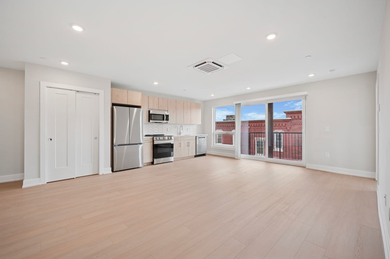Philadelphia Apartment: 922 N Broad Street