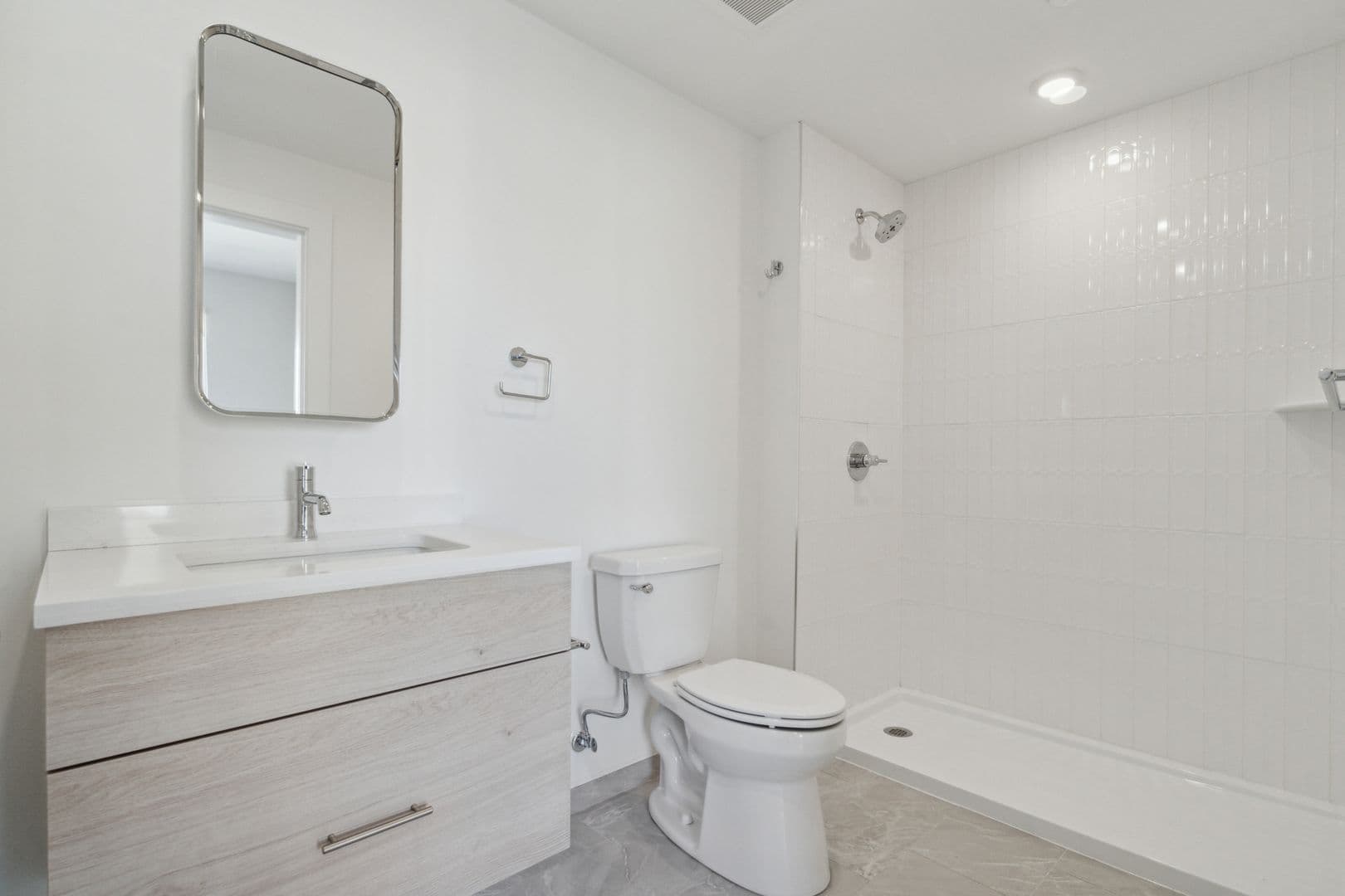 Philadelphia Apartment: 922 N Broad Street
