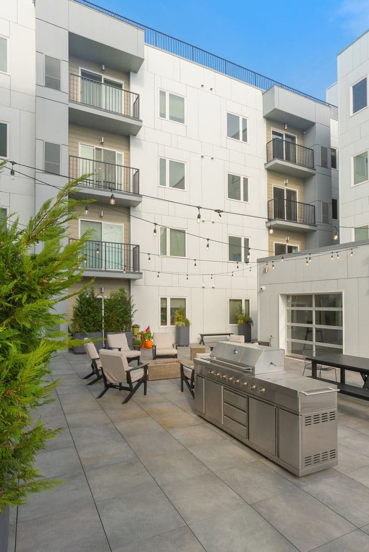 Philadelphia Apartment: 2501 Washington Avenue