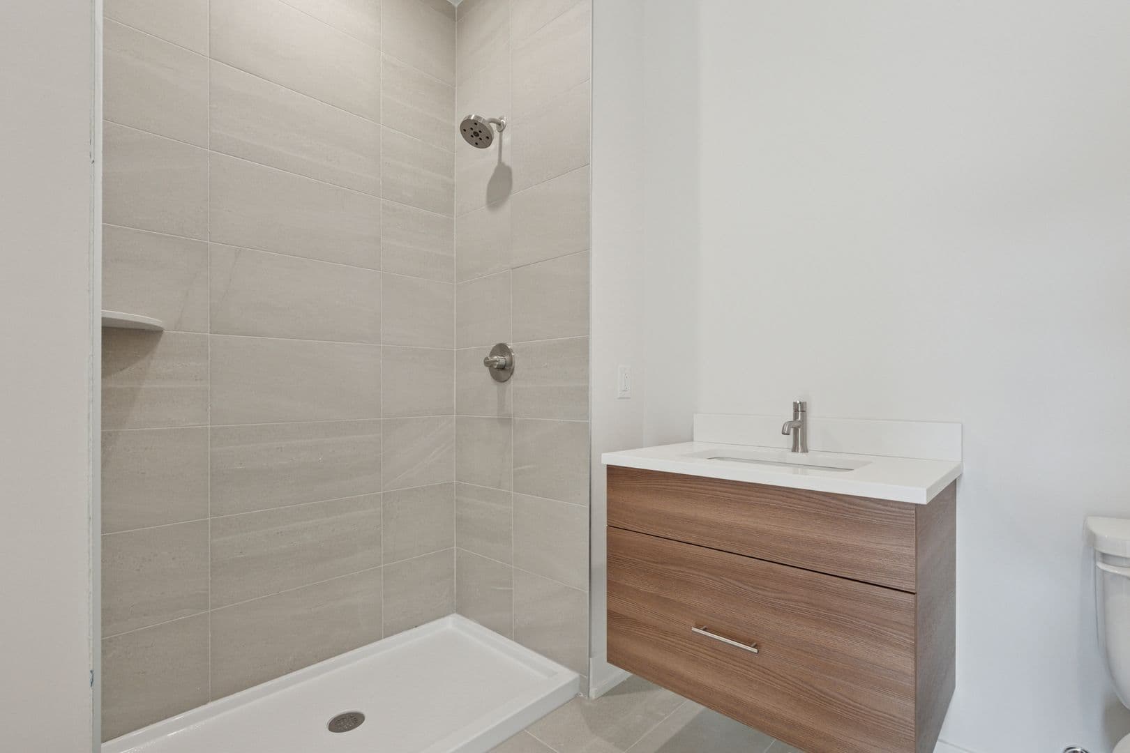 Philadelphia Apartment: 130 W Girard Avenue