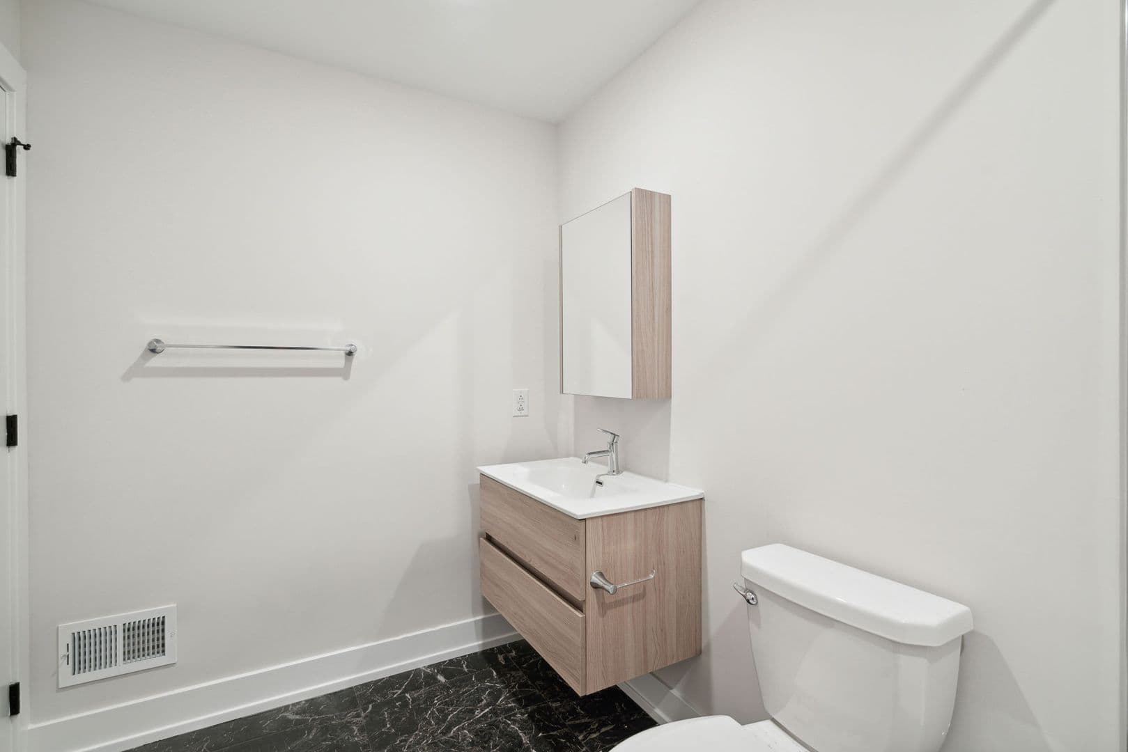 Philadelphia Apartment: 6144 Germantown Avenue