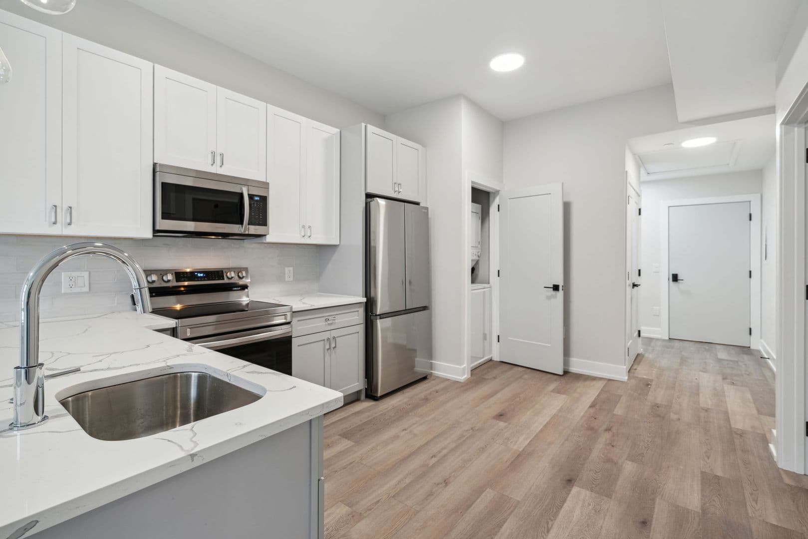 Philadelphia Apartment: 342 W Girard Ave