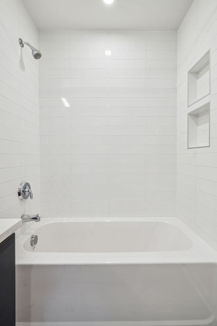 Philadelphia Apartment: 2501 Washington Avenue