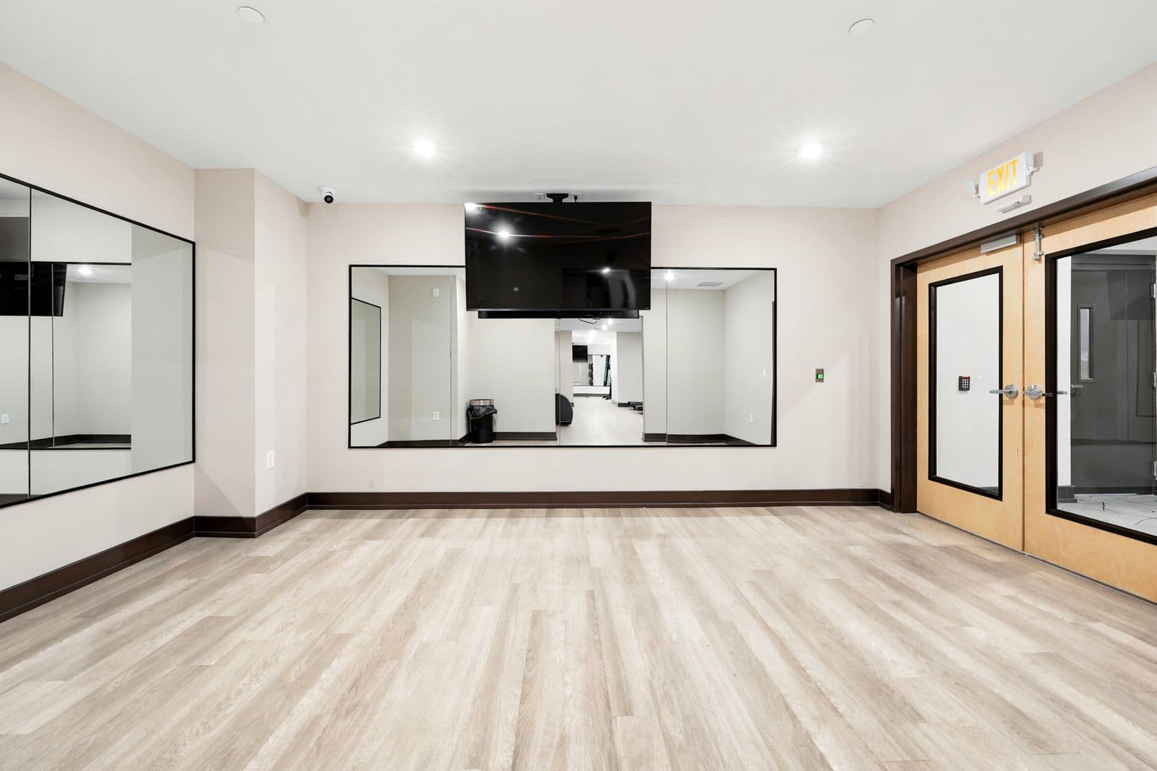 Philadelphia Apartment: 130 W Girard Avenue