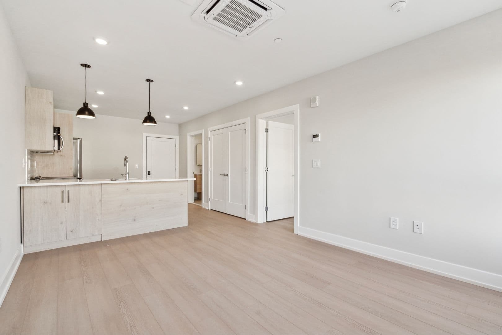 Philadelphia Apartment: 922 N Broad Street