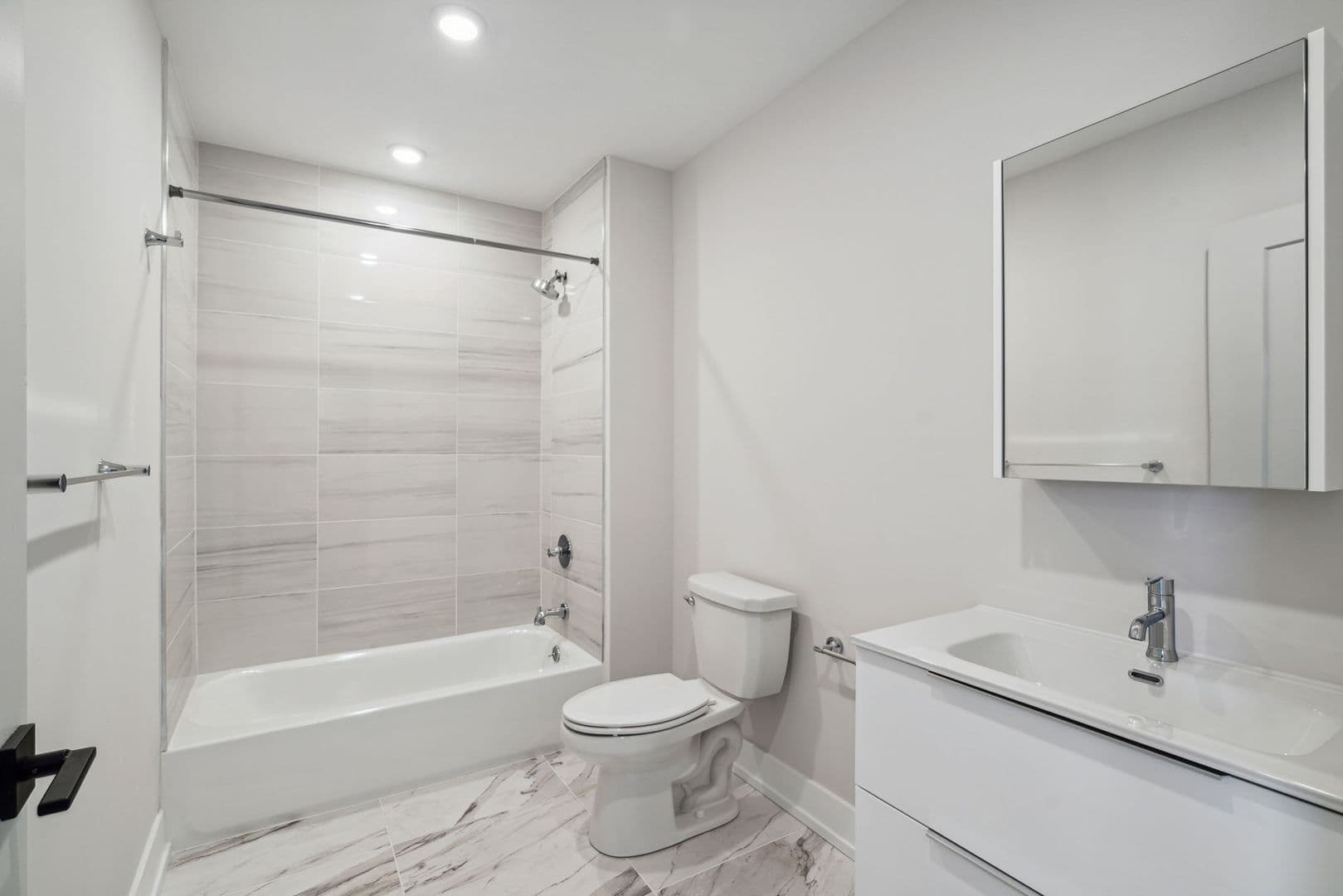 Philadelphia Apartment: 342 W Girard Ave