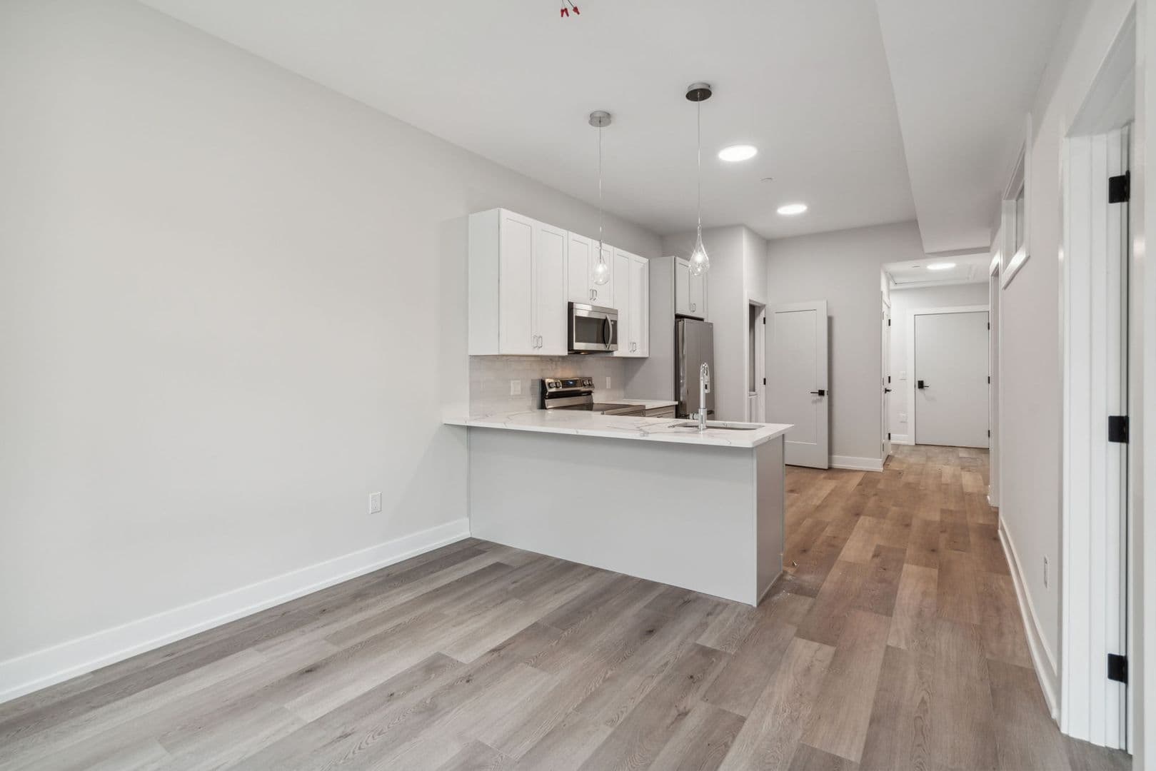 Philadelphia Apartment: 342 W Girard Ave