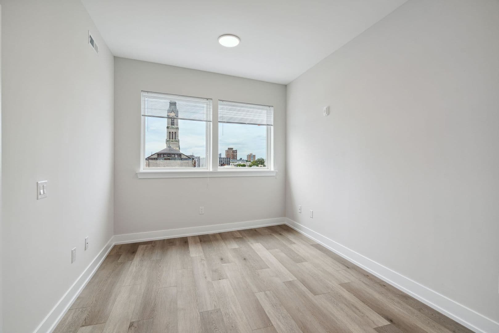 Philadelphia Apartment: 342 W Girard Ave
