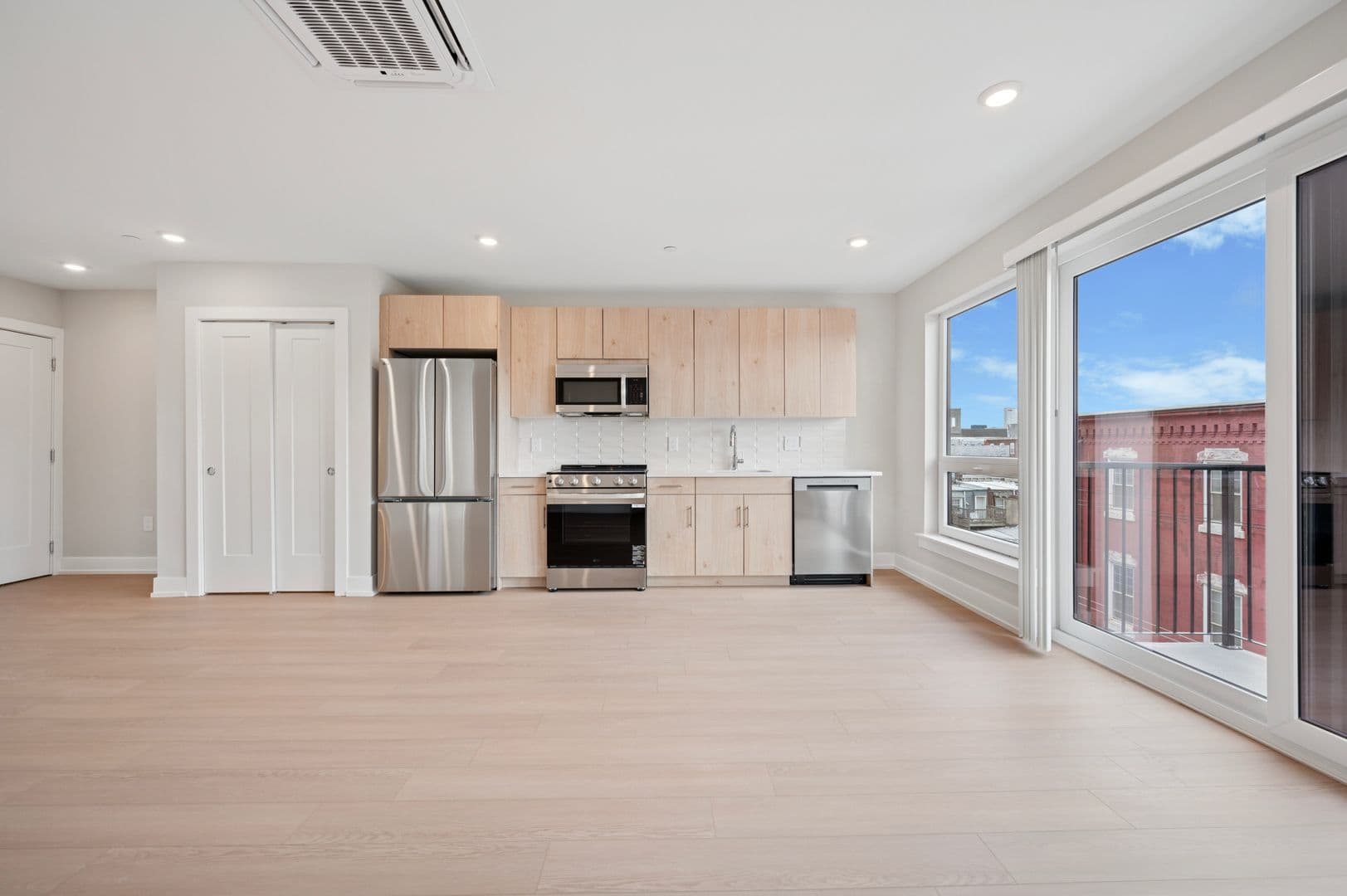 Philadelphia Apartment: 922 N Broad Street
