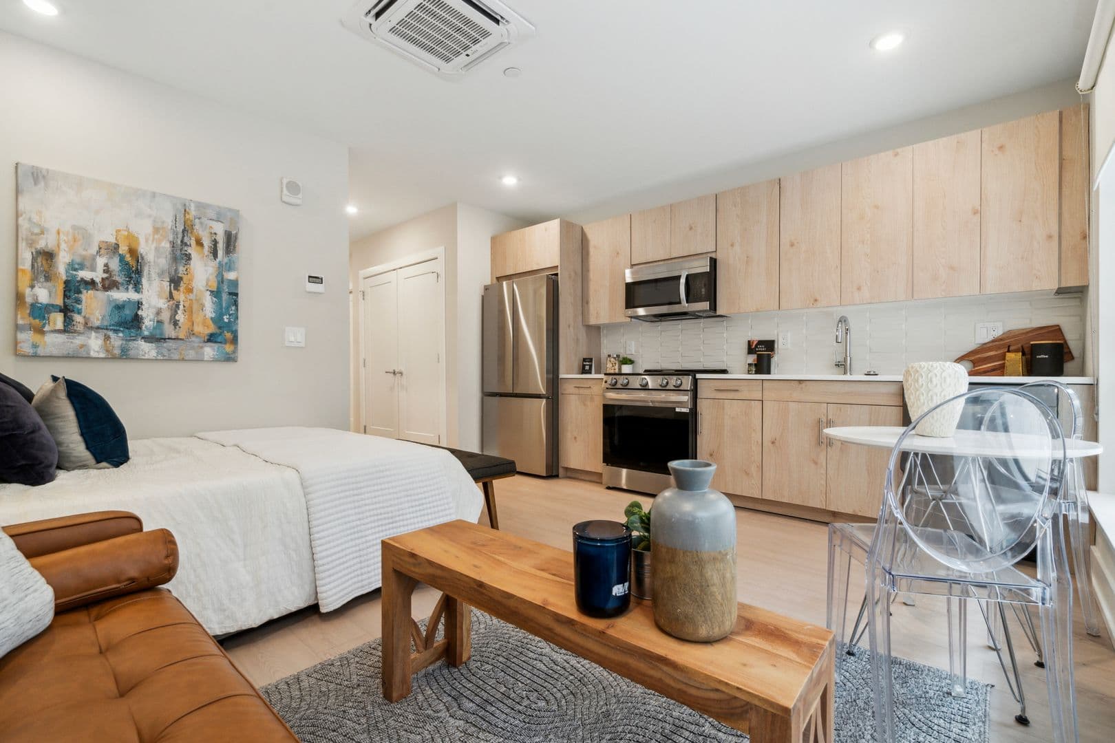 Philadelphia Apartment: 922 N Broad Street