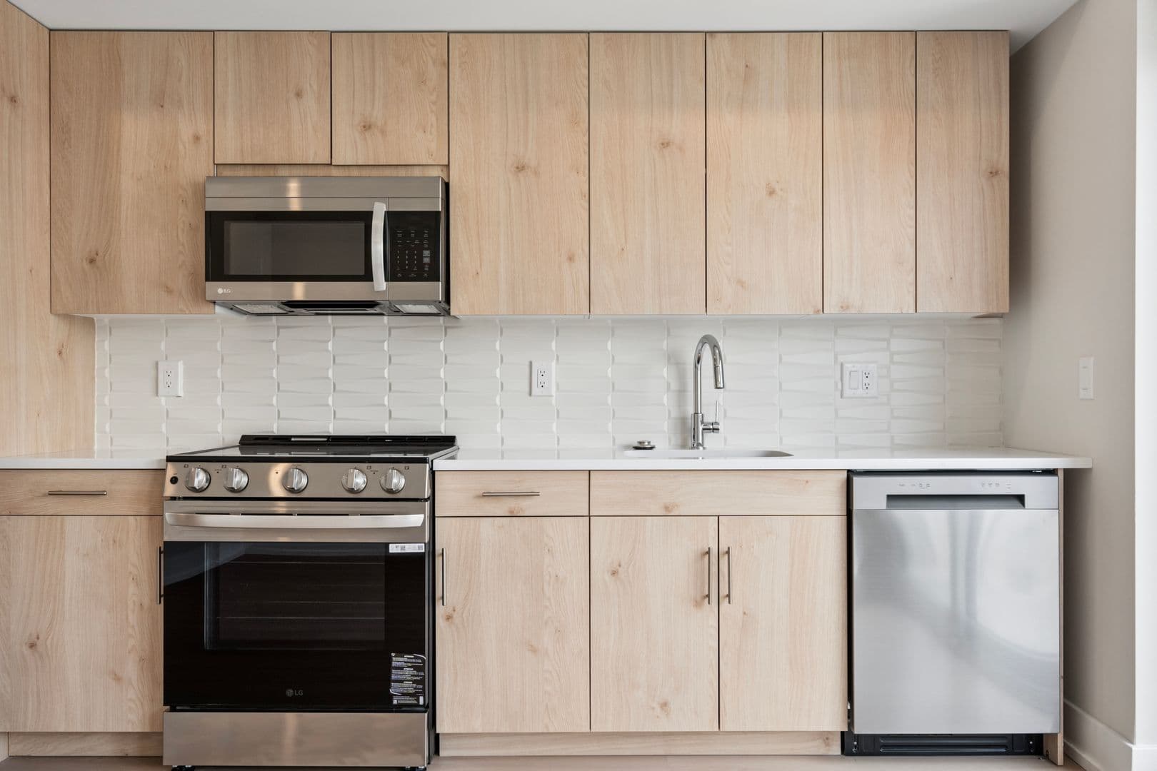 Philadelphia Apartment: 922 N Broad Street