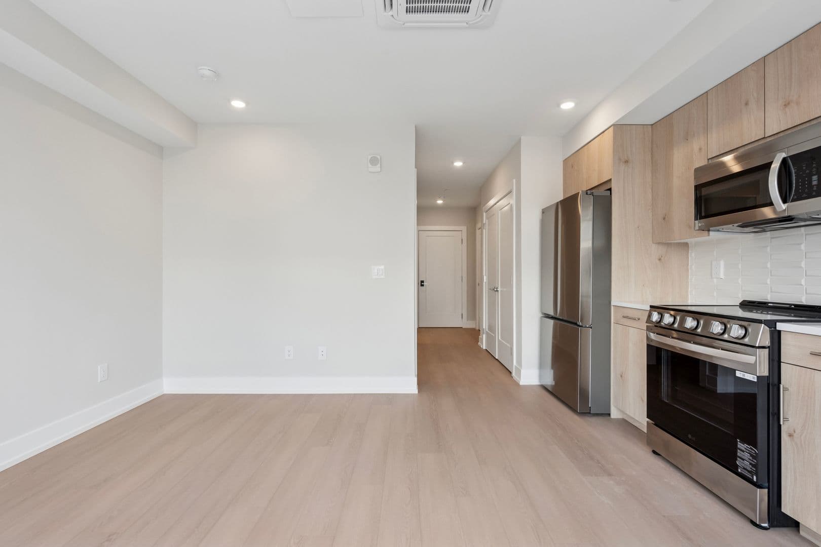 Philadelphia Apartment: 922 N Broad Street
