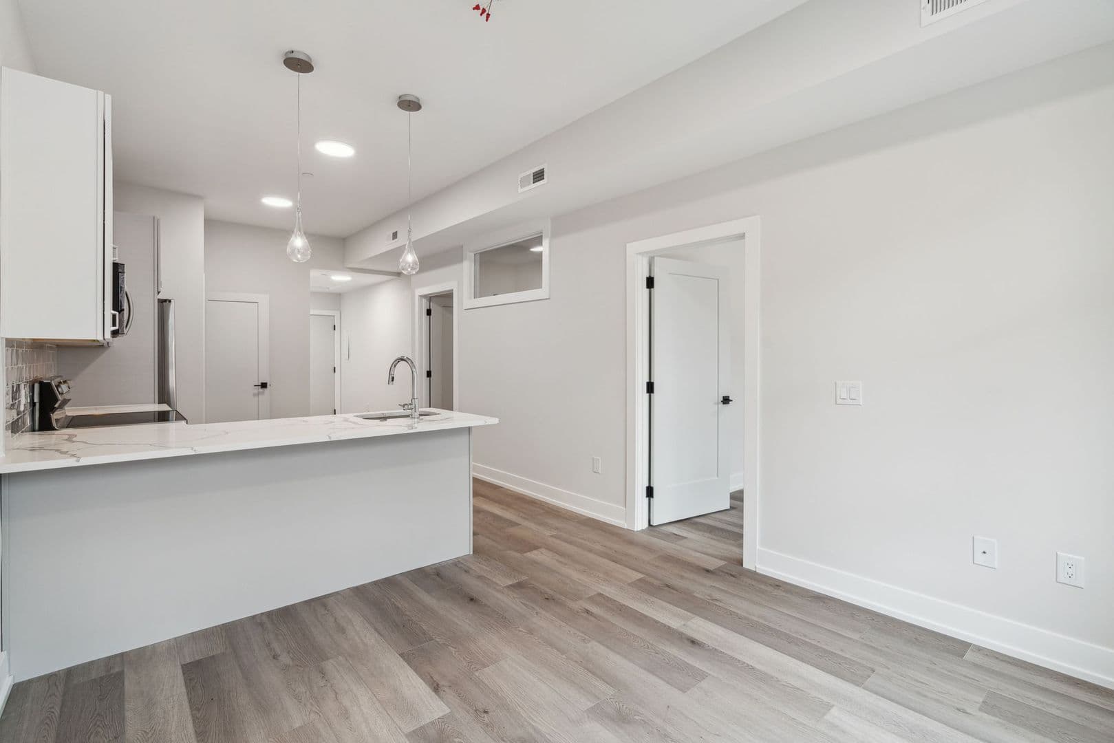 Philadelphia Apartment: 342 W Girard Ave