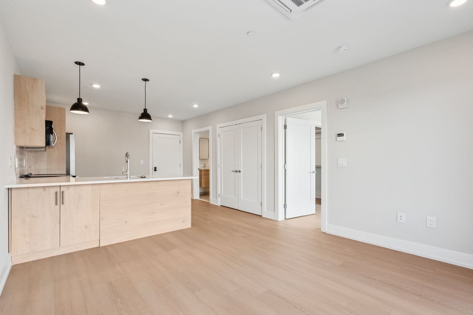 Philadelphia Apartment: 922 N Broad Street