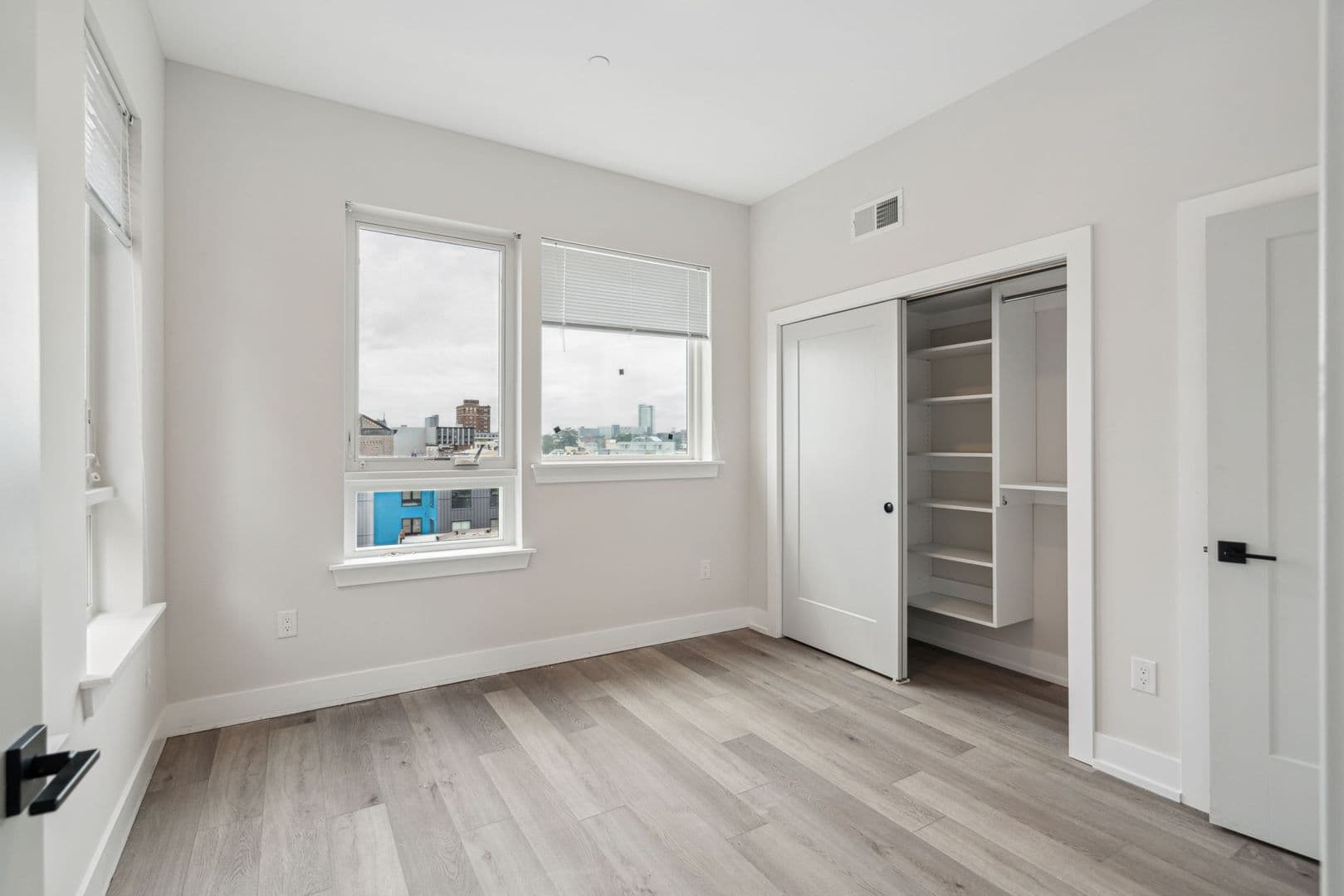 Philadelphia Apartment: 342 W Girard Ave