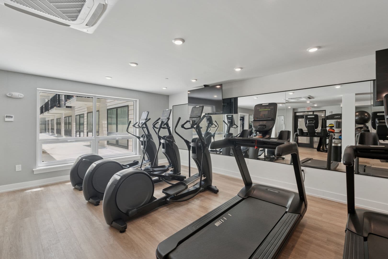 Philadelphia Apartment: 922 N Broad Street