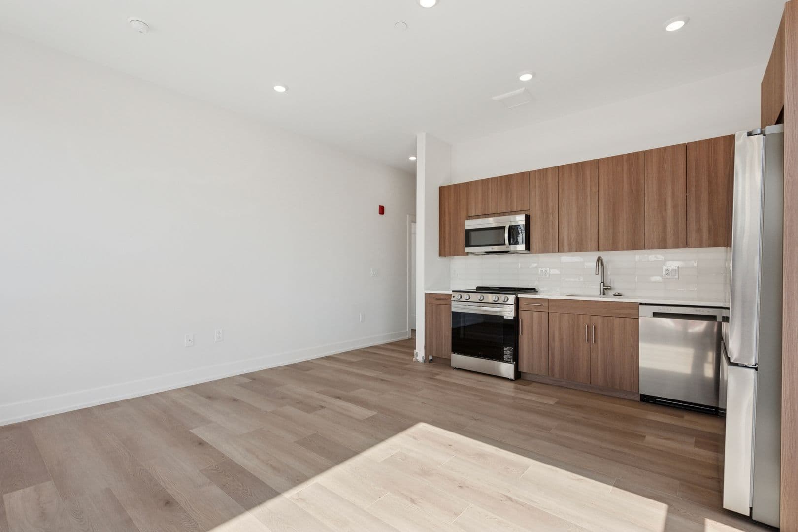 Philadelphia Apartment: 130 W Girard Avenue