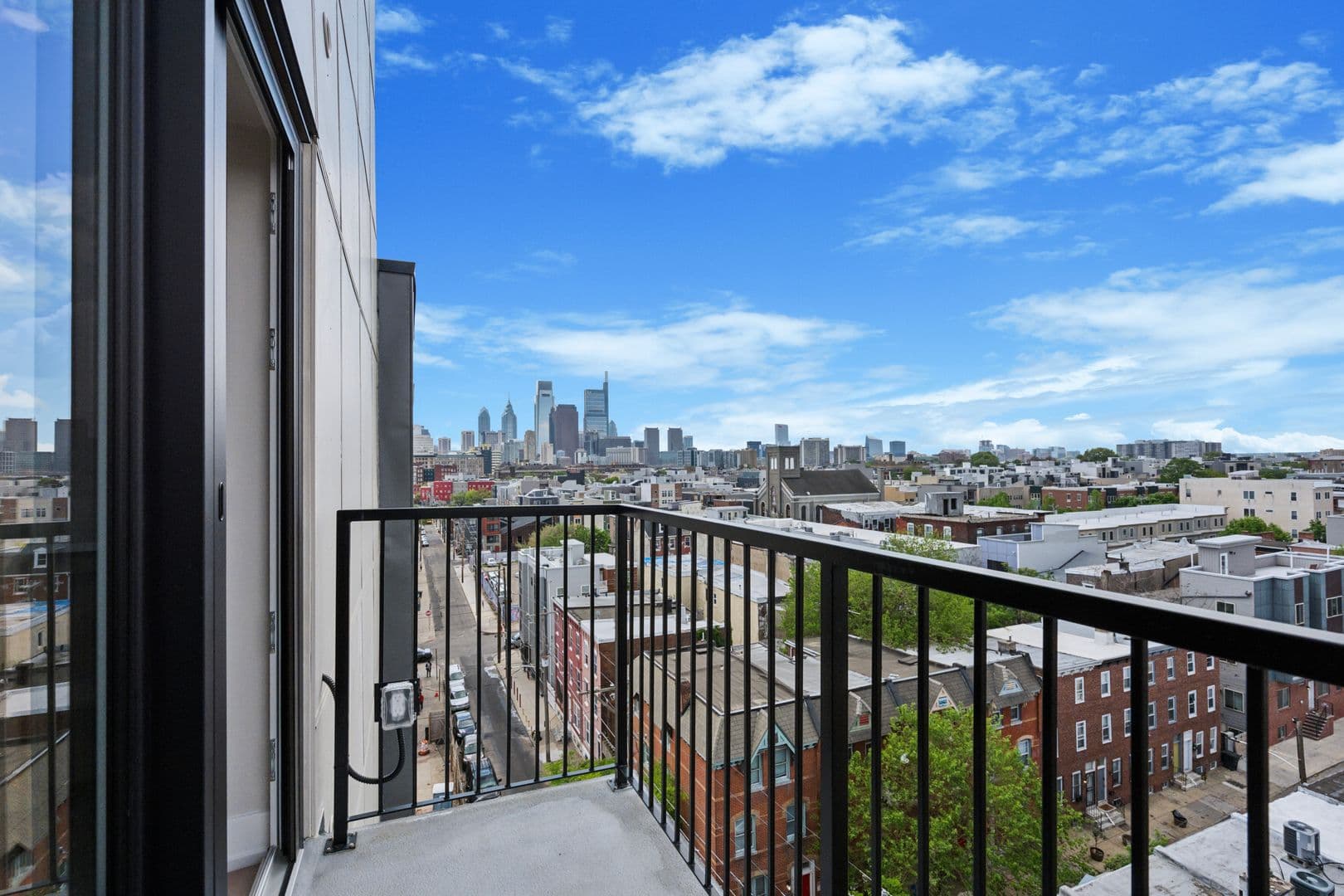 Philadelphia Apartment: 922 N Broad Street