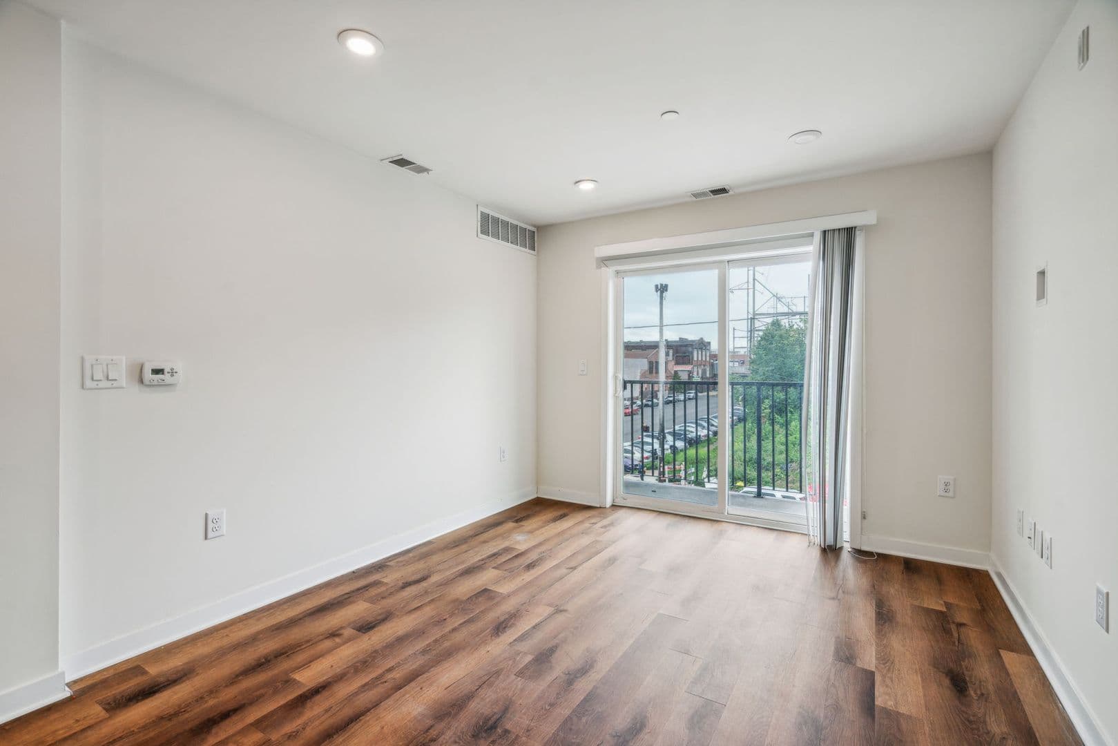 Philadelphia Apartment: 2501 Washington Avenue