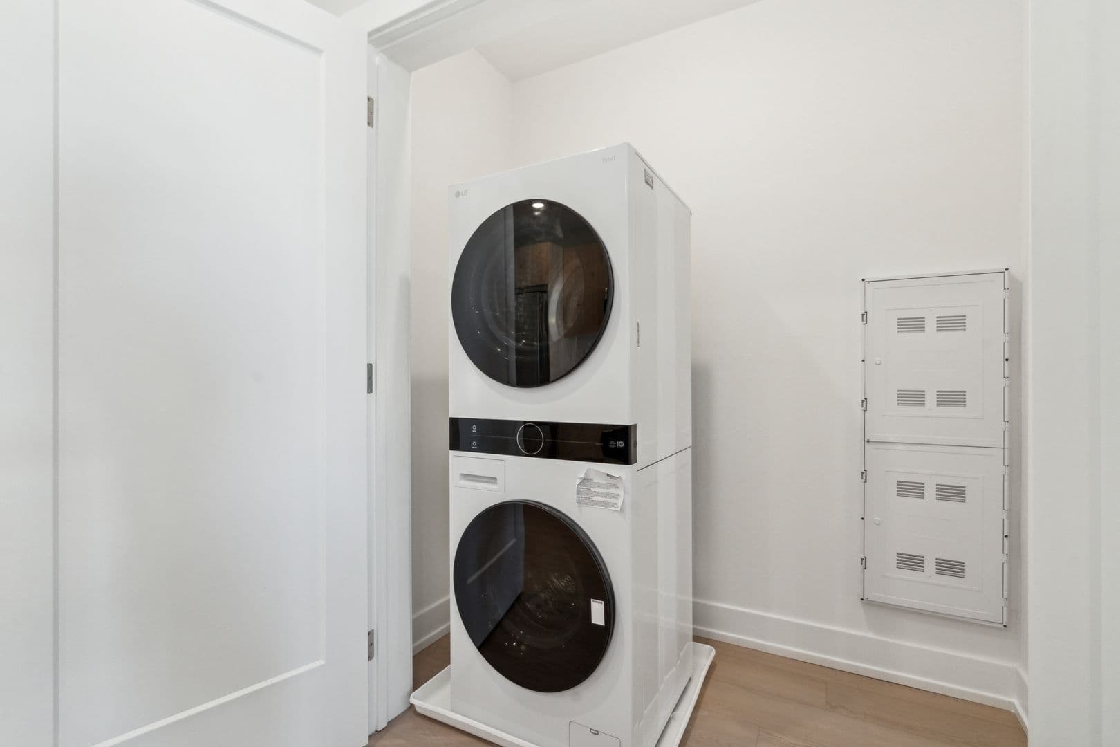 Philadelphia Apartment: 922 N Broad Street