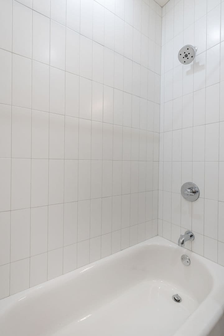 Philadelphia Apartment: 833 Wharton Street