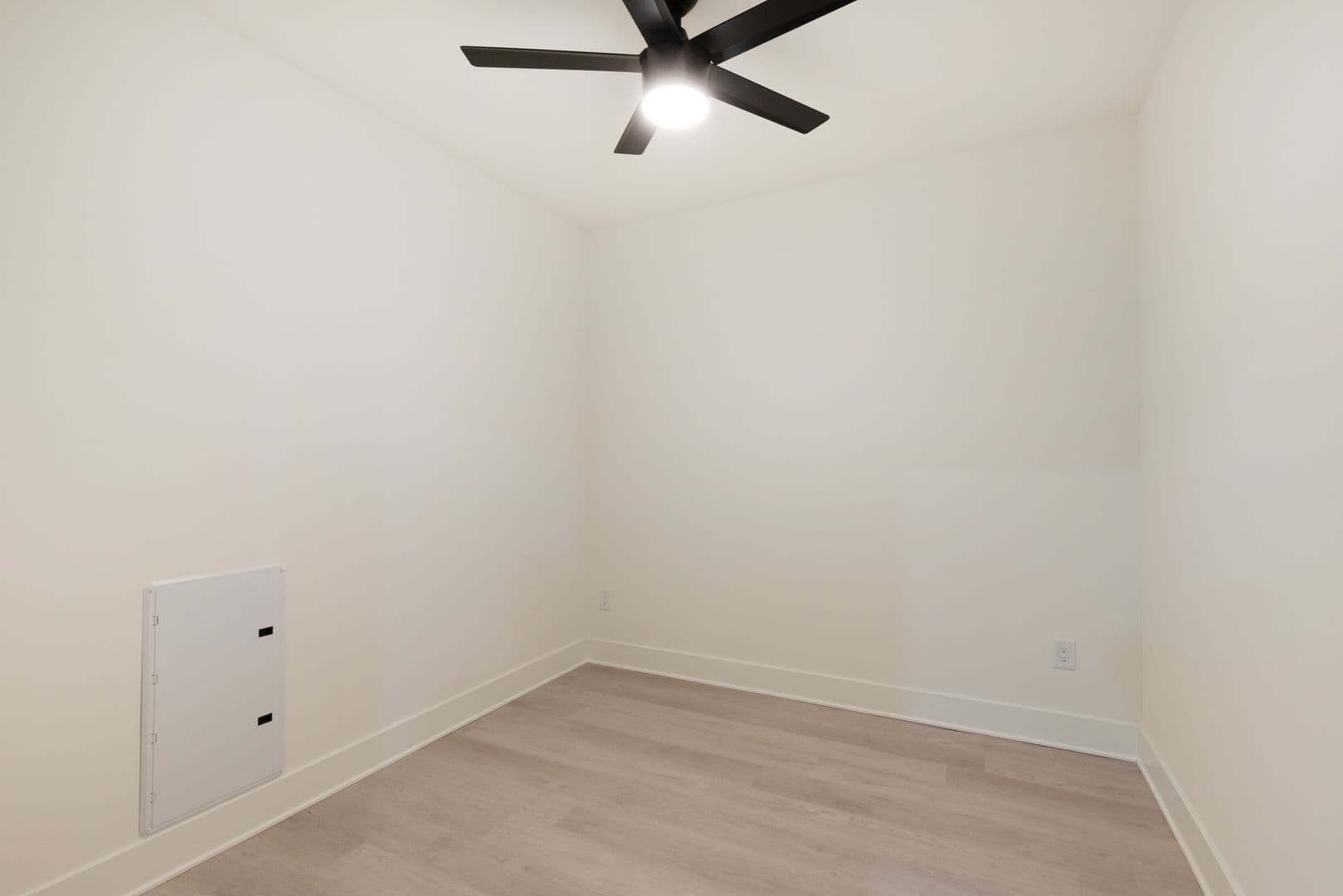 Philadelphia Apartment: 833 Wharton Street