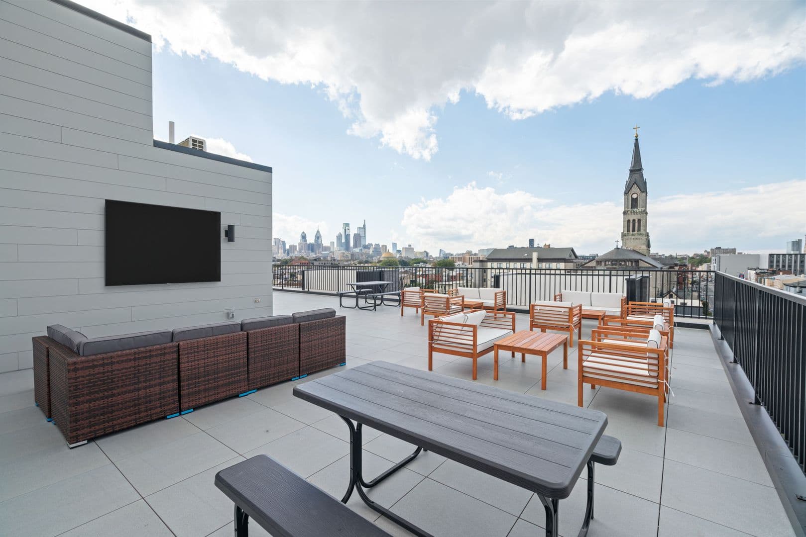 Philadelphia Apartment: 342 W Girard Ave