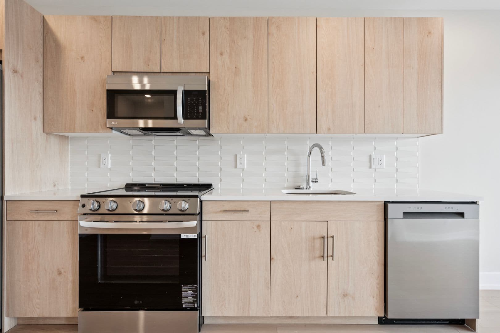 Philadelphia Apartment: 922 N Broad Street