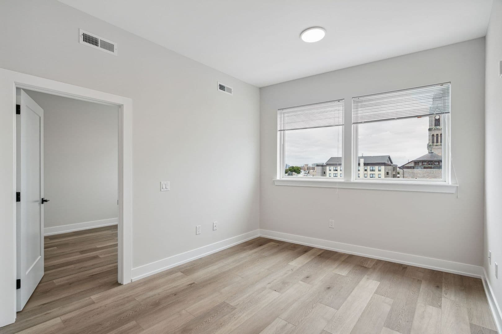Philadelphia Apartment: 342 W Girard Ave