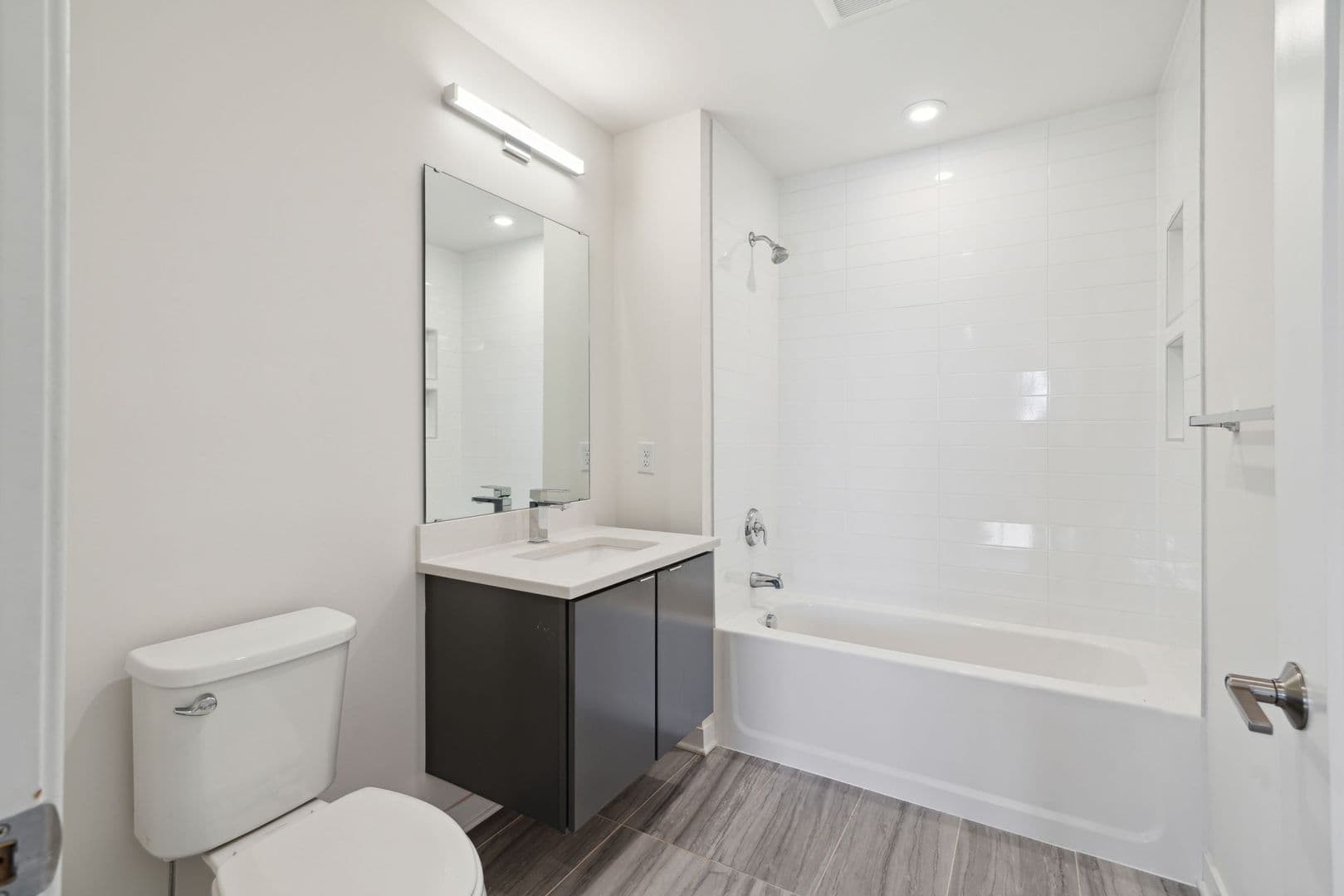 Philadelphia Apartment: 2501 Washington Avenue