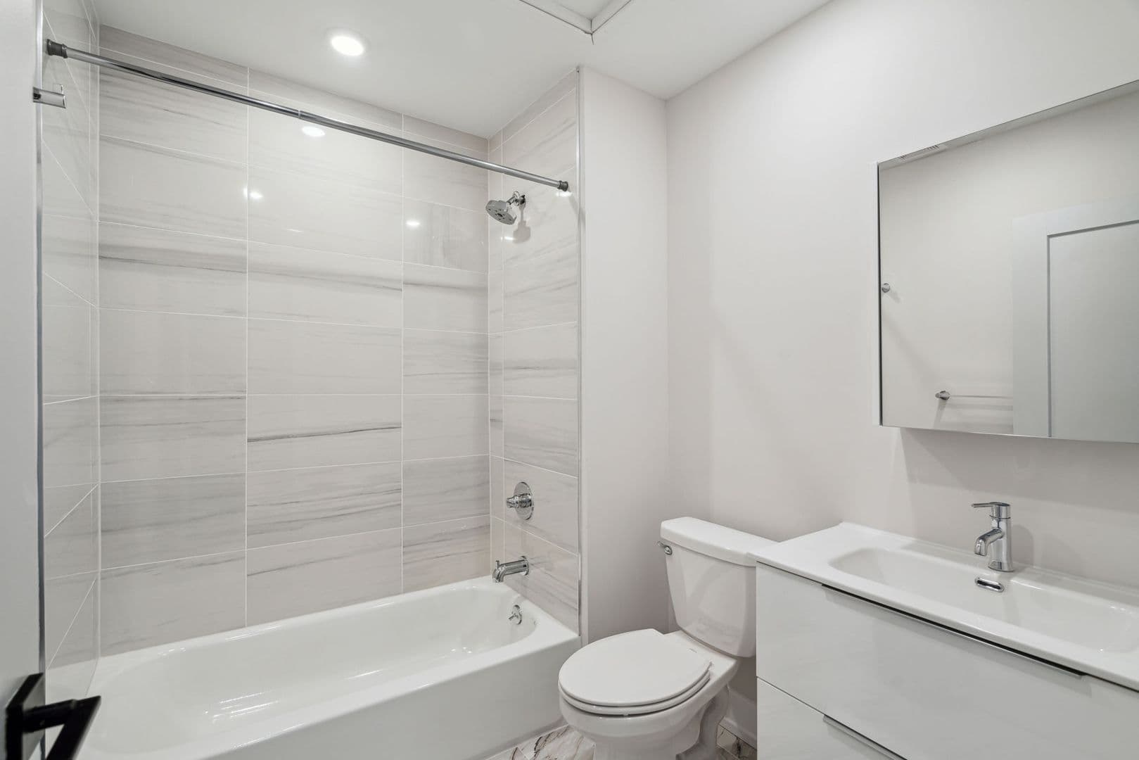 Philadelphia Apartment: 342 W Girard Ave