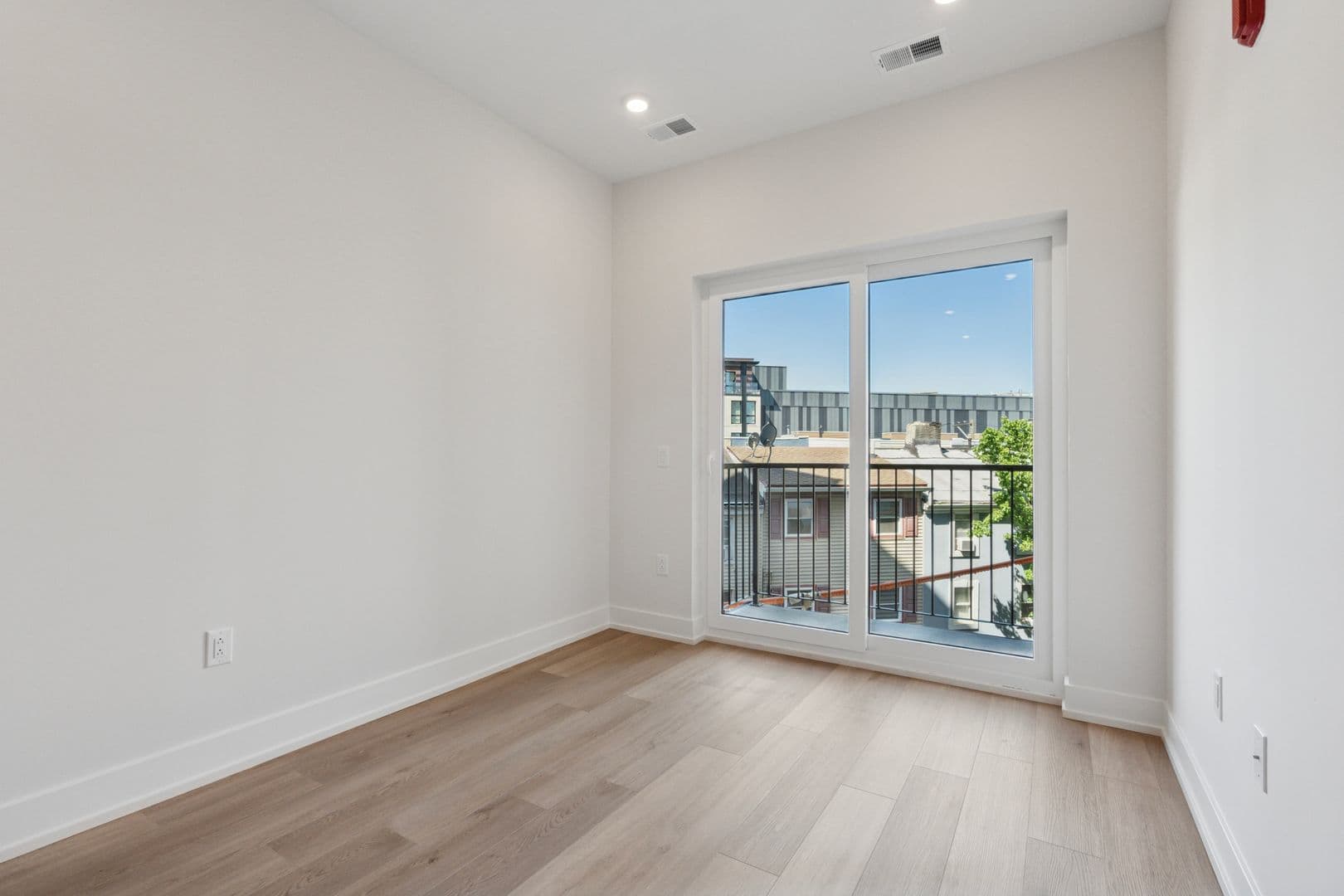 Philadelphia Apartment: 130 W Girard Avenue