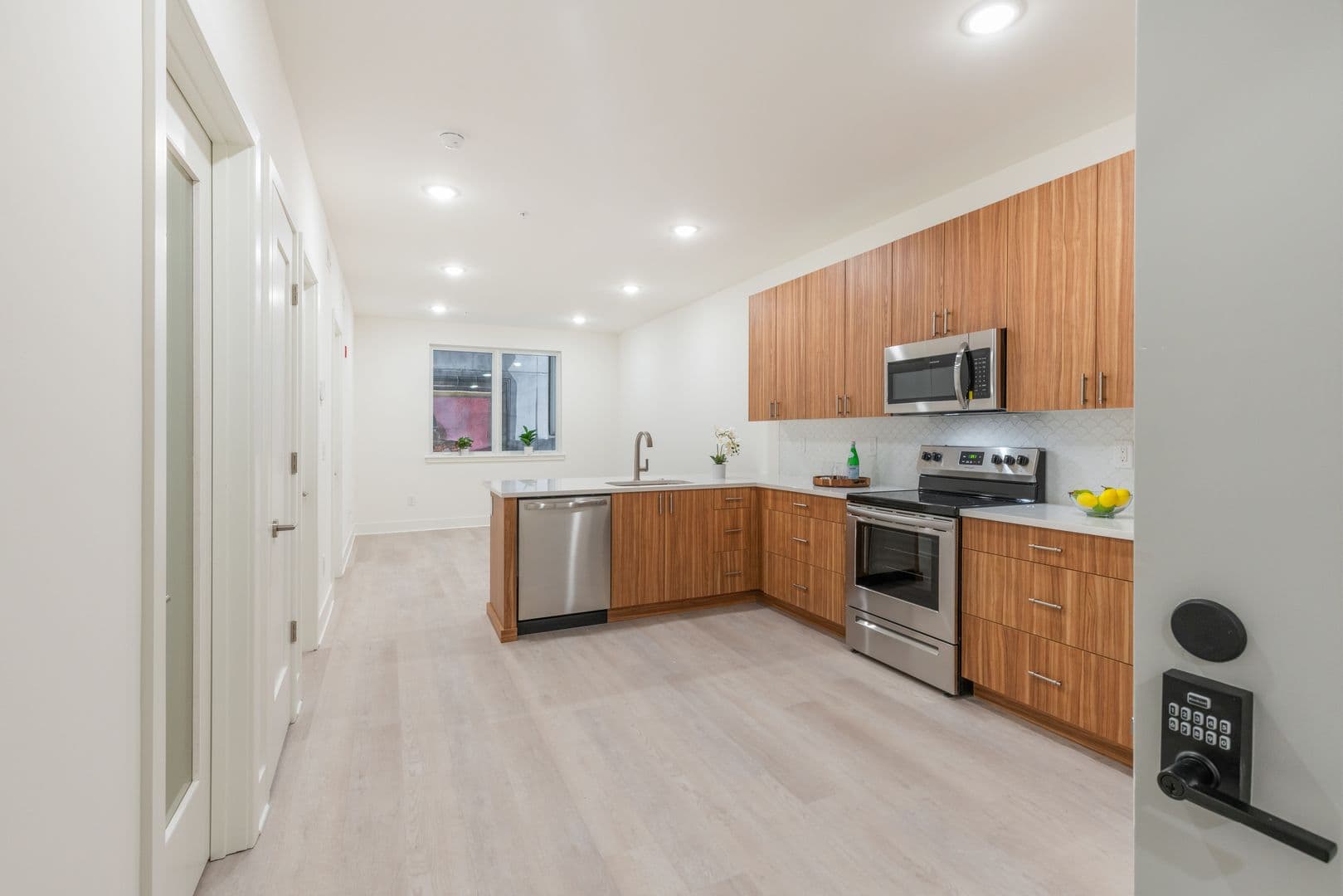 Philadelphia Apartment: 833 Wharton Street