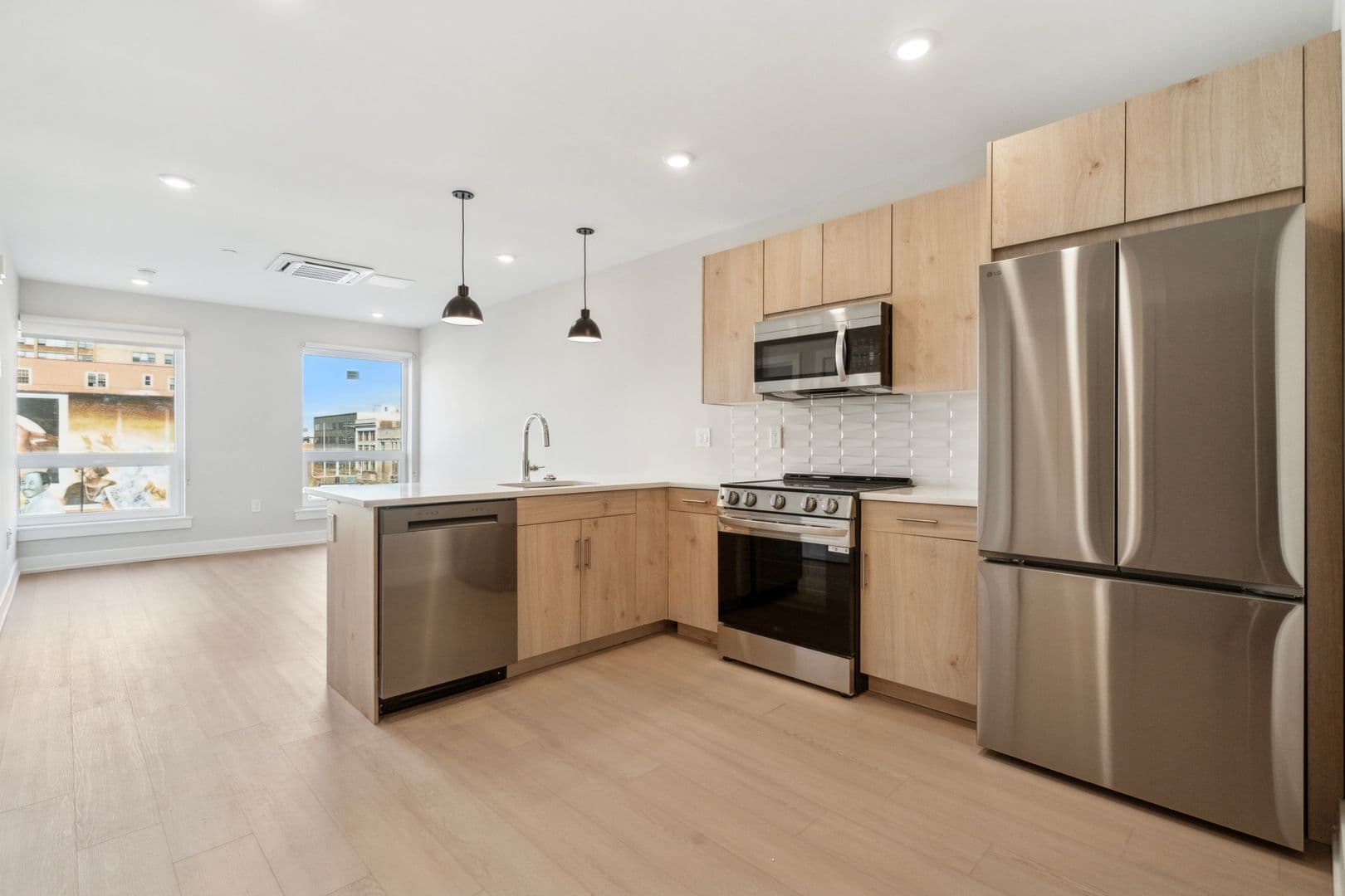 Philadelphia Apartment: 922 N Broad Street