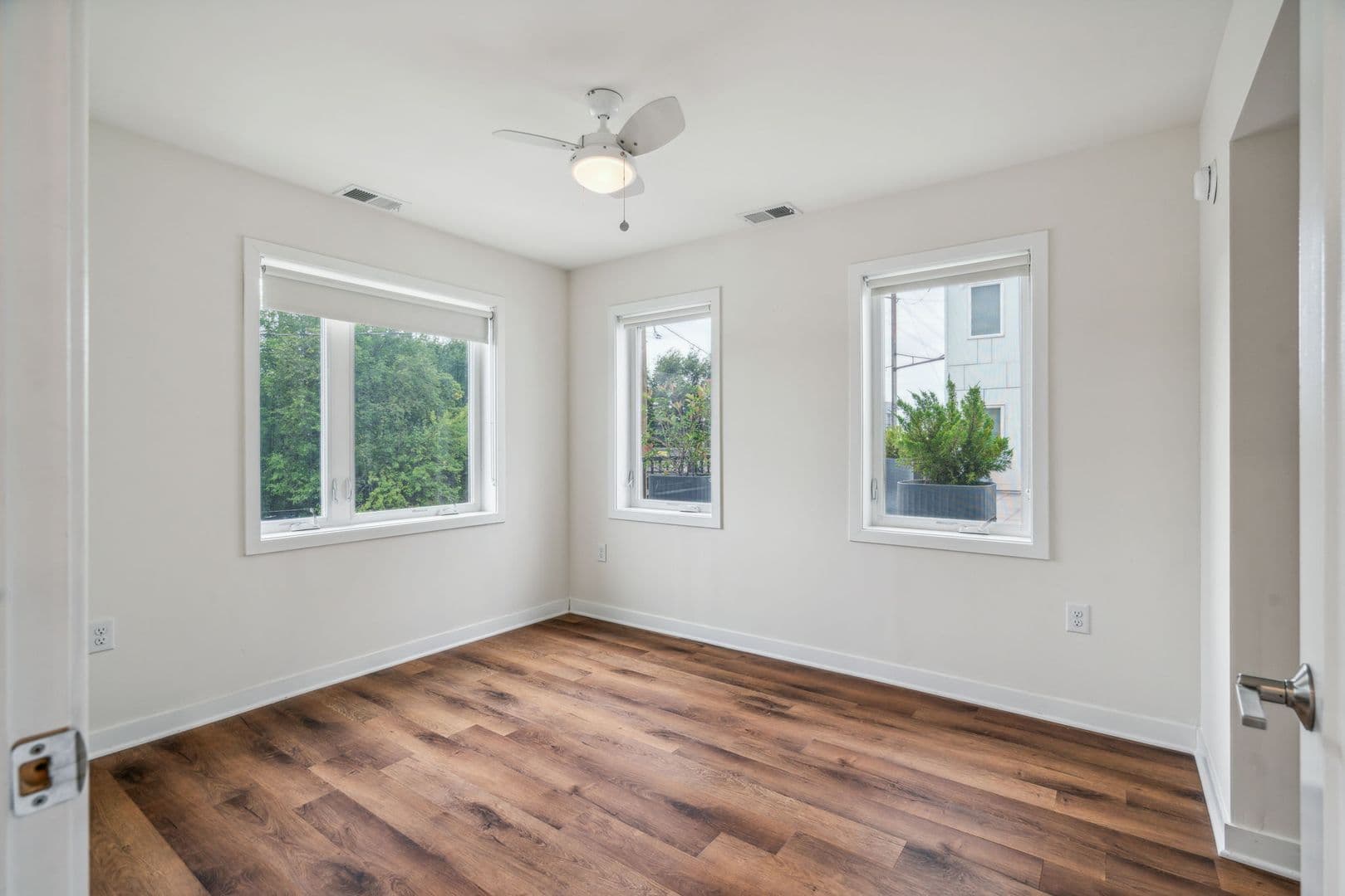 Philadelphia Apartment: 2501 Washington Avenue