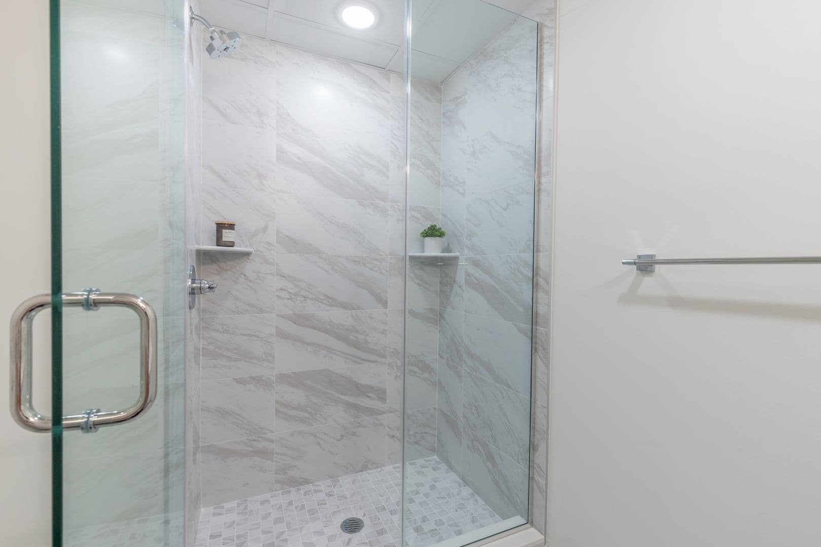 Philadelphia Apartment: 833 Wharton Street