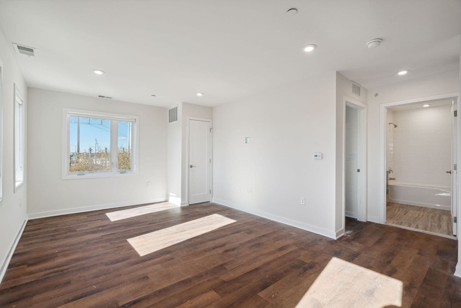 Philadelphia Apartment: 2501 Washington Avenue