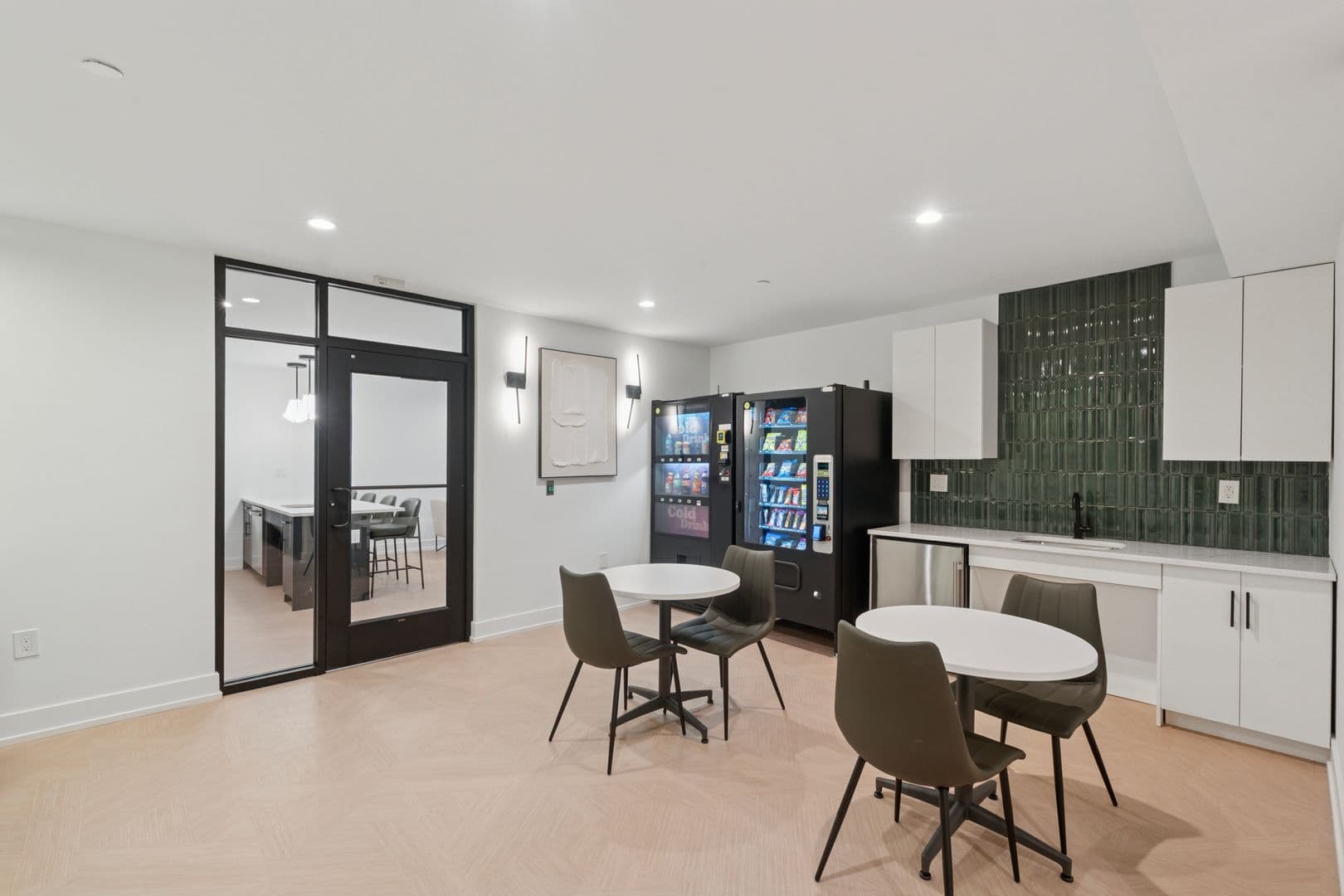 Philadelphia Apartment: 922 N Broad Street