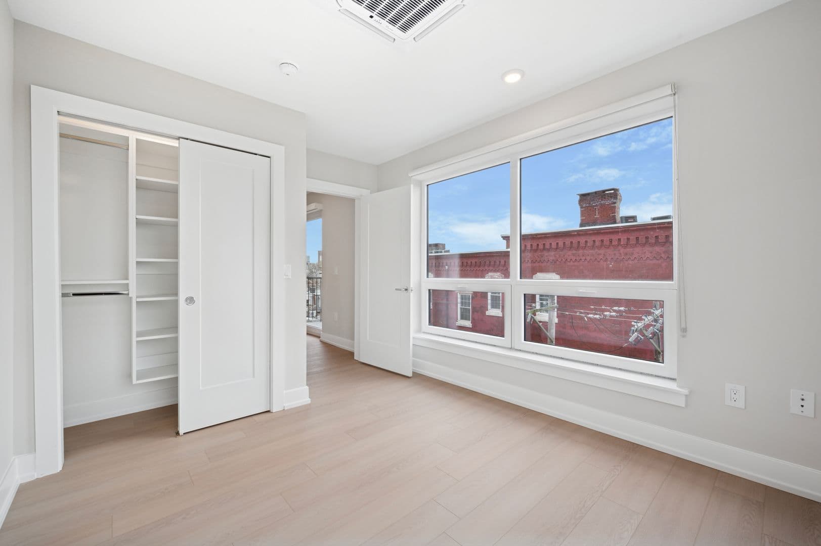 Philadelphia Apartment: 922 N Broad Street