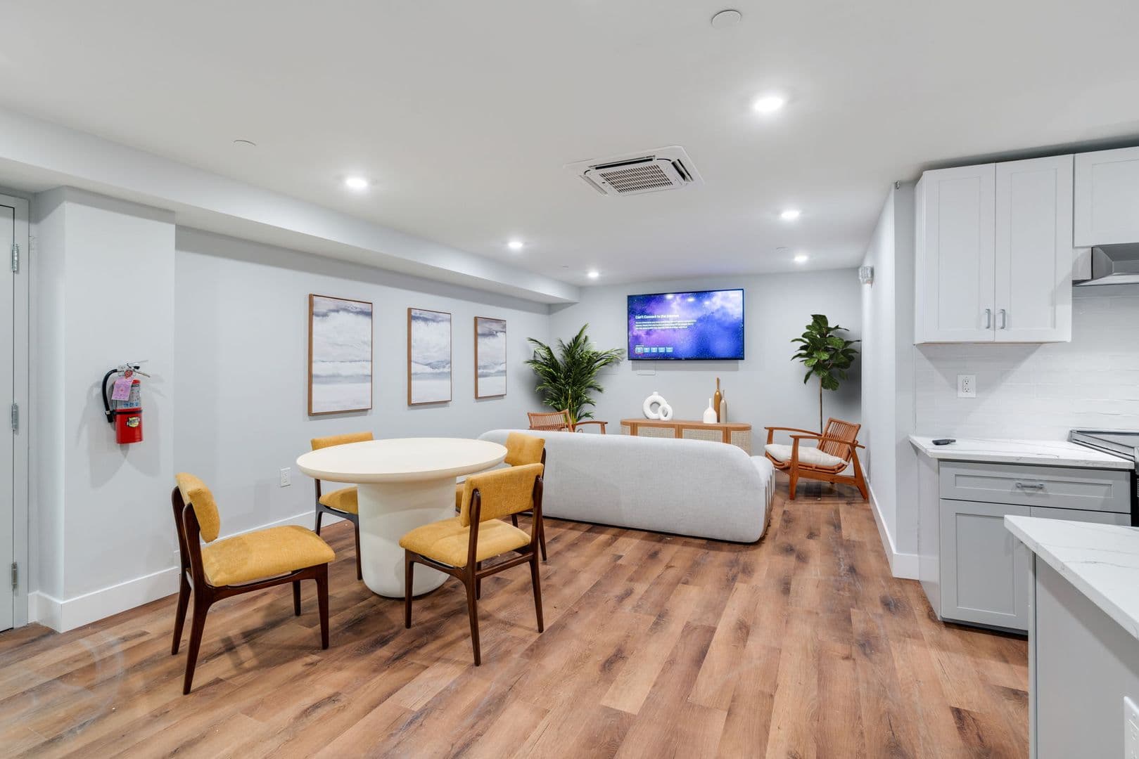Philadelphia Apartment: 342 W Girard Ave