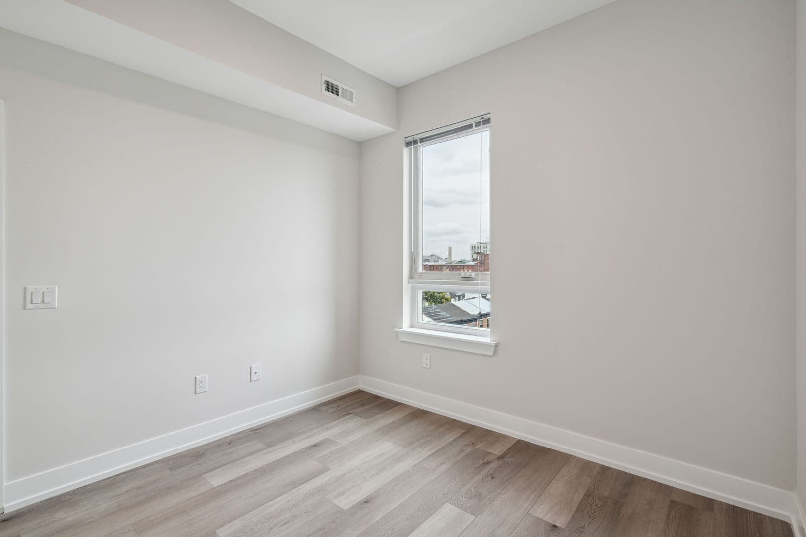 Philadelphia Apartment: 342 W Girard Ave